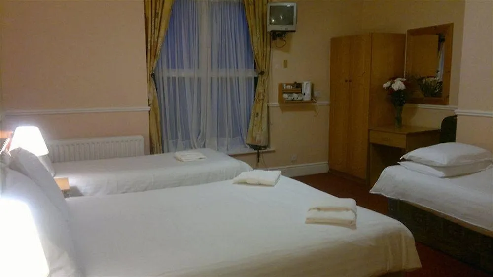 Hazelbrook House B&B Dublin 3*,